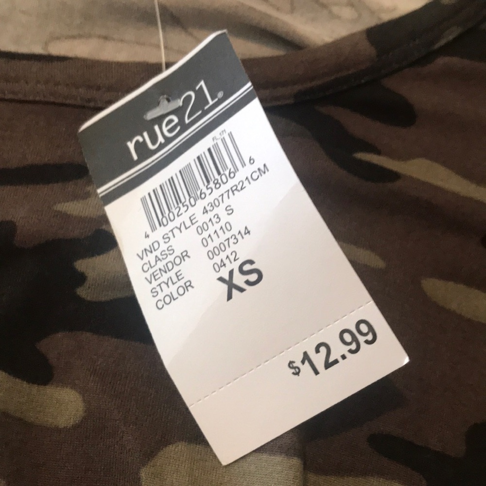 Camo blouse - Picture 2 of 2